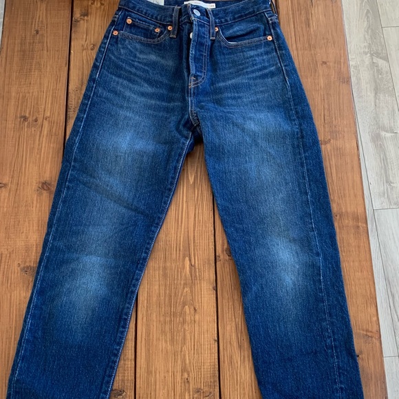 Levis Jeans - Picture 1 of 3